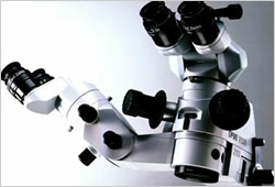 OPMI VISU 210/天吊り式（カールツァイス社製最新手術顕微鏡）